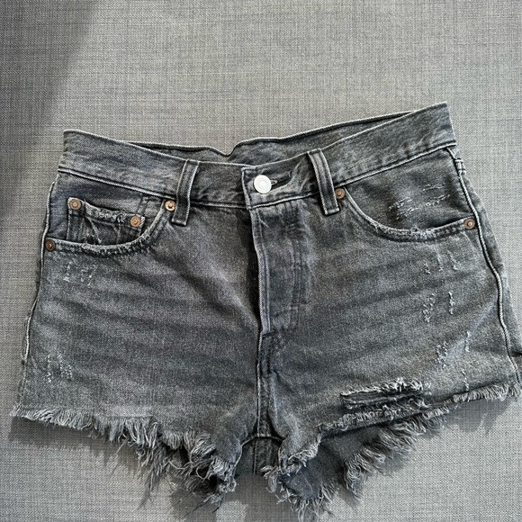 LEVIS 501 ORIGINAL FIT HIGH RISE WOMEN'S SHORTS [25] BLACK - Picture 3 of 5